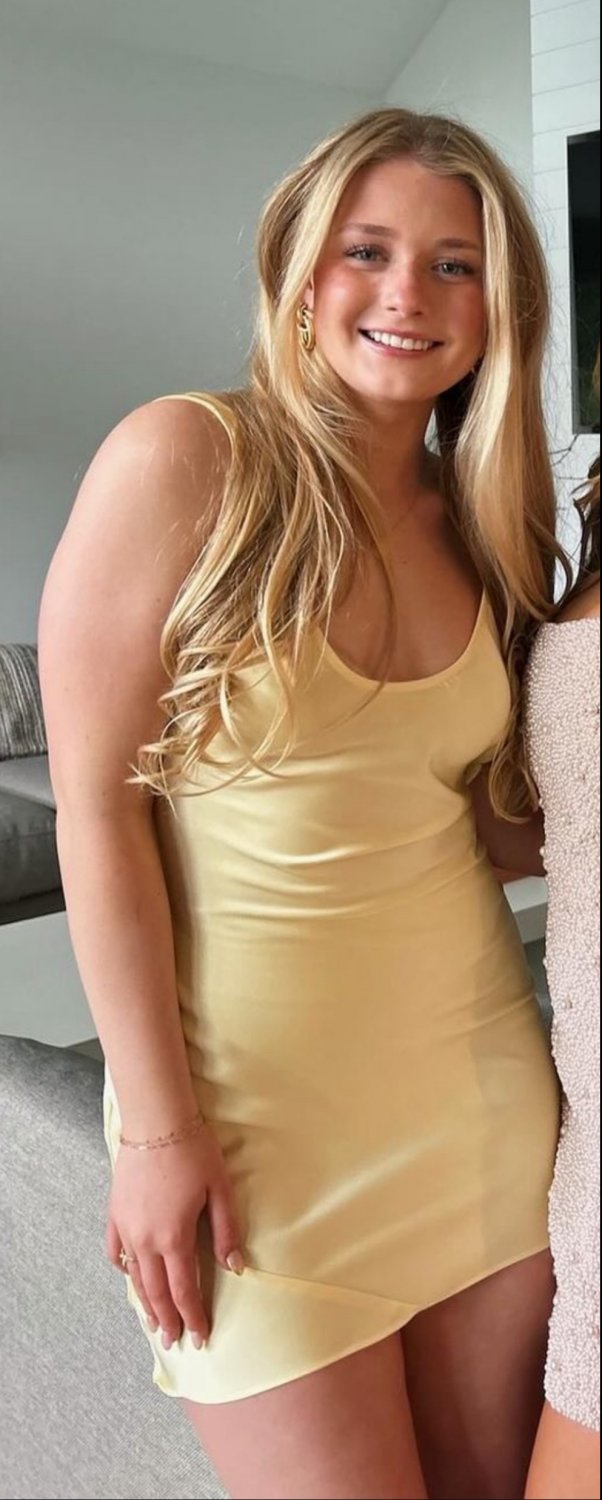 Sexy teen slut Avery has a fat ass #rcOyTYg1