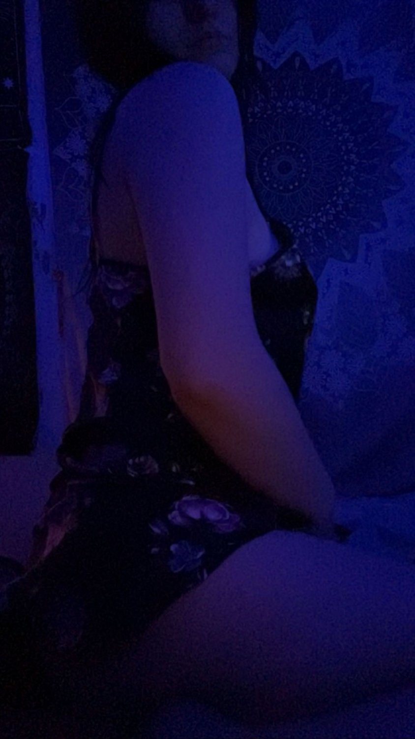 Teen slut Laura is any man's dream #a5aCIxZU