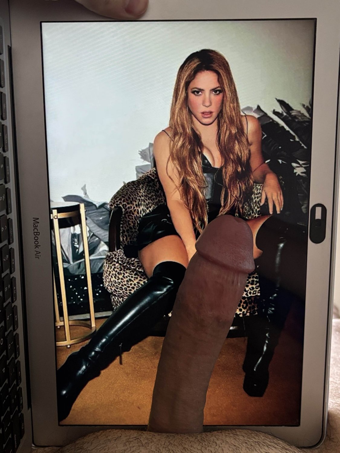 Shakira Cum Tribute #OgO1S6tE