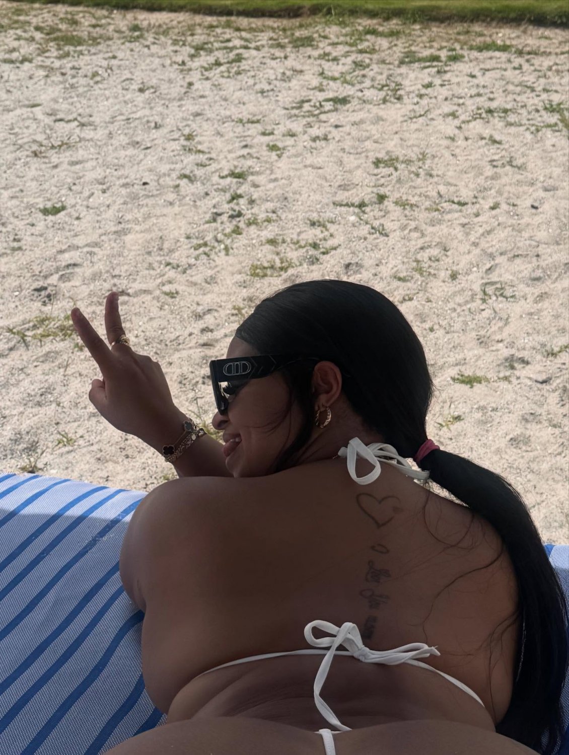 Culona en tanga #P6HZ1FLr